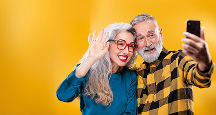 philips_750x400_hearlink_david_and_shirley_phone_rgb